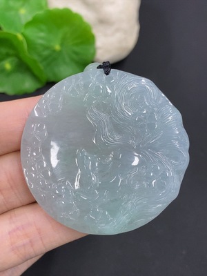 F46555597 翡翠九尾狐挂件 货品总重量约36克（含绳重）