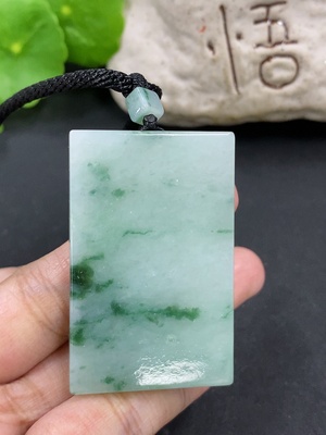 F46526009 翡翠无事牌挂件 货品总重约35.88g