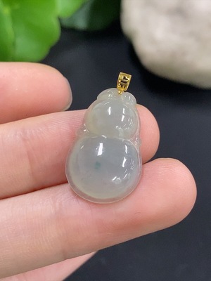 F46573083 翡翠葫芦吊坠 18k 货品总重约2g