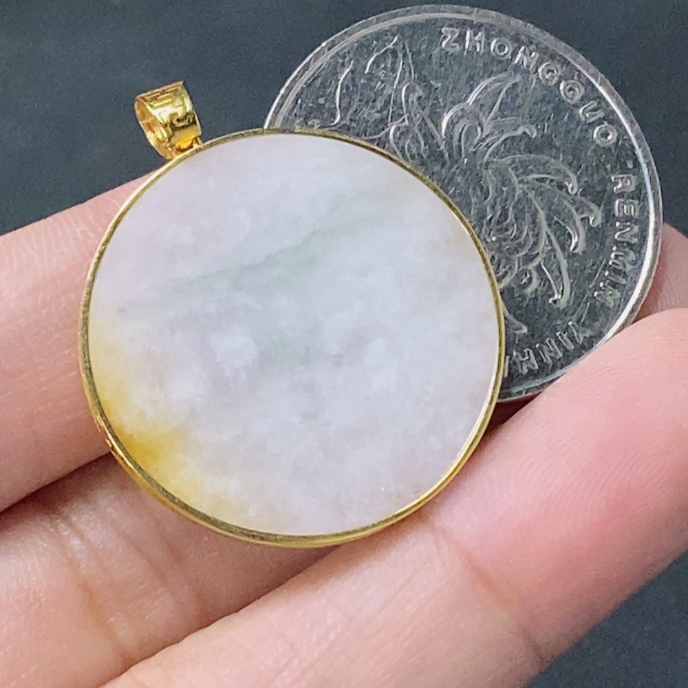 F20307986 Jadeite Plain Pendant inlaid with 18k gold, total weight approx. 3.5g