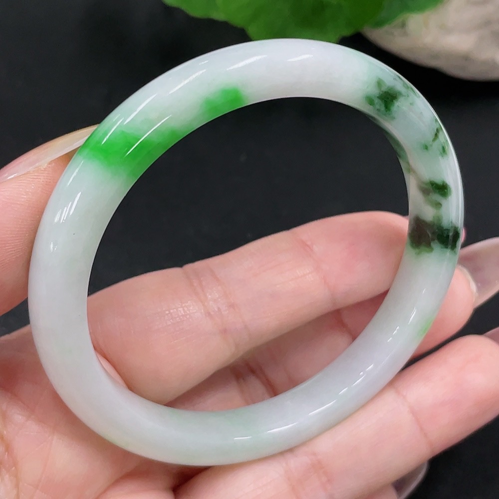 F34033384 Jadeite round bracelet, size 54.2, total weight approximately 32.3g