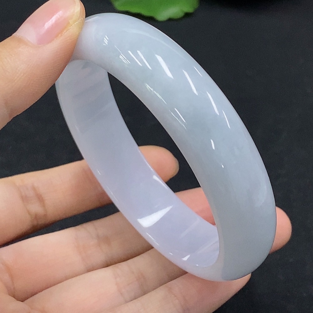 F32820081 Jadeite round bangle, size 56.4, total weight approximately 56.3g