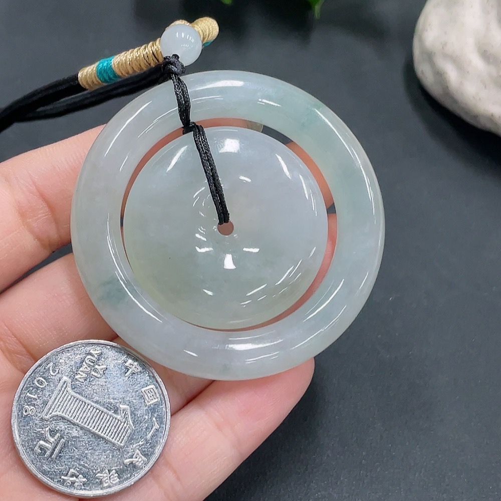 F21421982 Jadeite Pendant with Mother-and-Child Clasp, Total Weight Approx. 52g