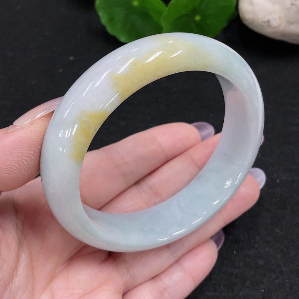 F34965833 Jadeite Round Bracelet Size 58.8 Total Weight Approx. 77g (with Crack)