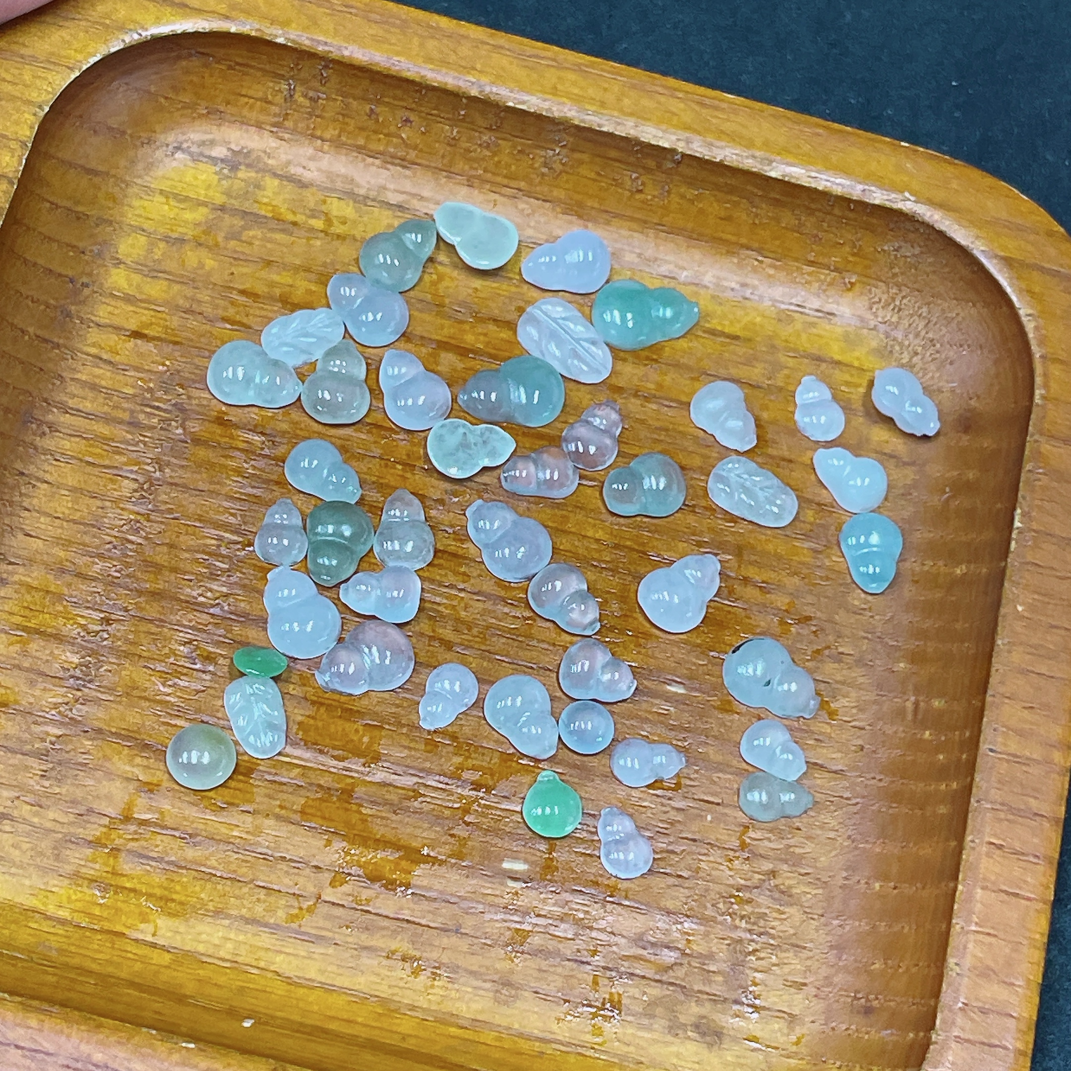 F34065267 Jadeite Pendant Gourd Sell as a Lot Rough