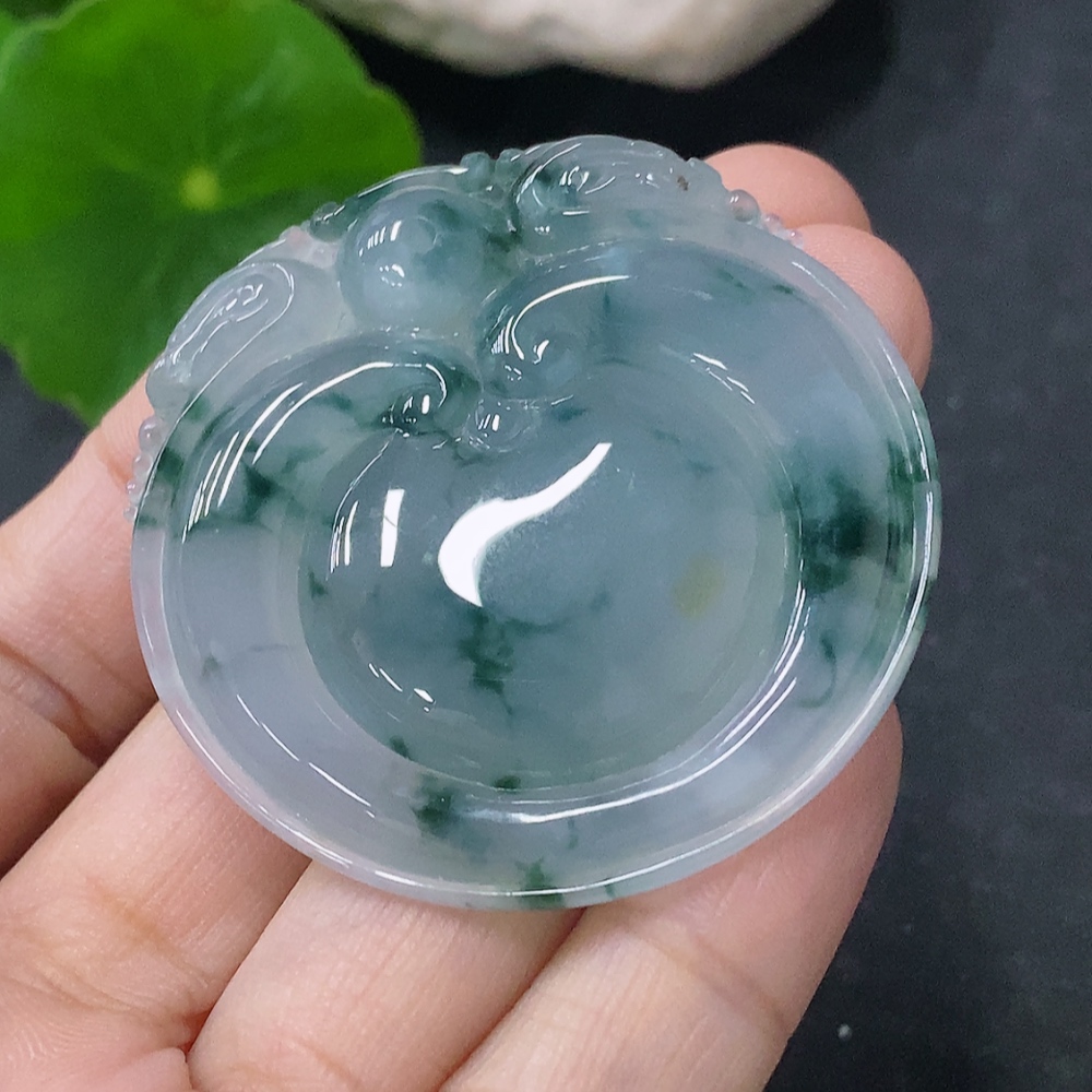 F33912795 Jadeite Auspicious Shell Pendant Total Weight: Approx. 22.7g