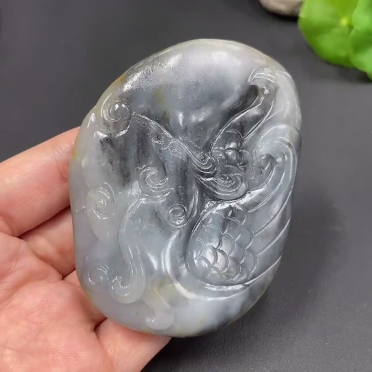 H23557297 Hetian Jade Handheld Piece, Auspicious Beast, Total Weight Approx. 120.7g, Undetermined Skin Color Origin