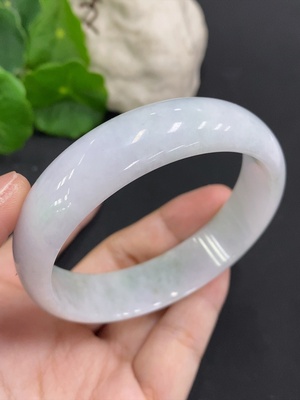 F37353704 翡翠正圈手镯 圈口60 货品总重约58.3克