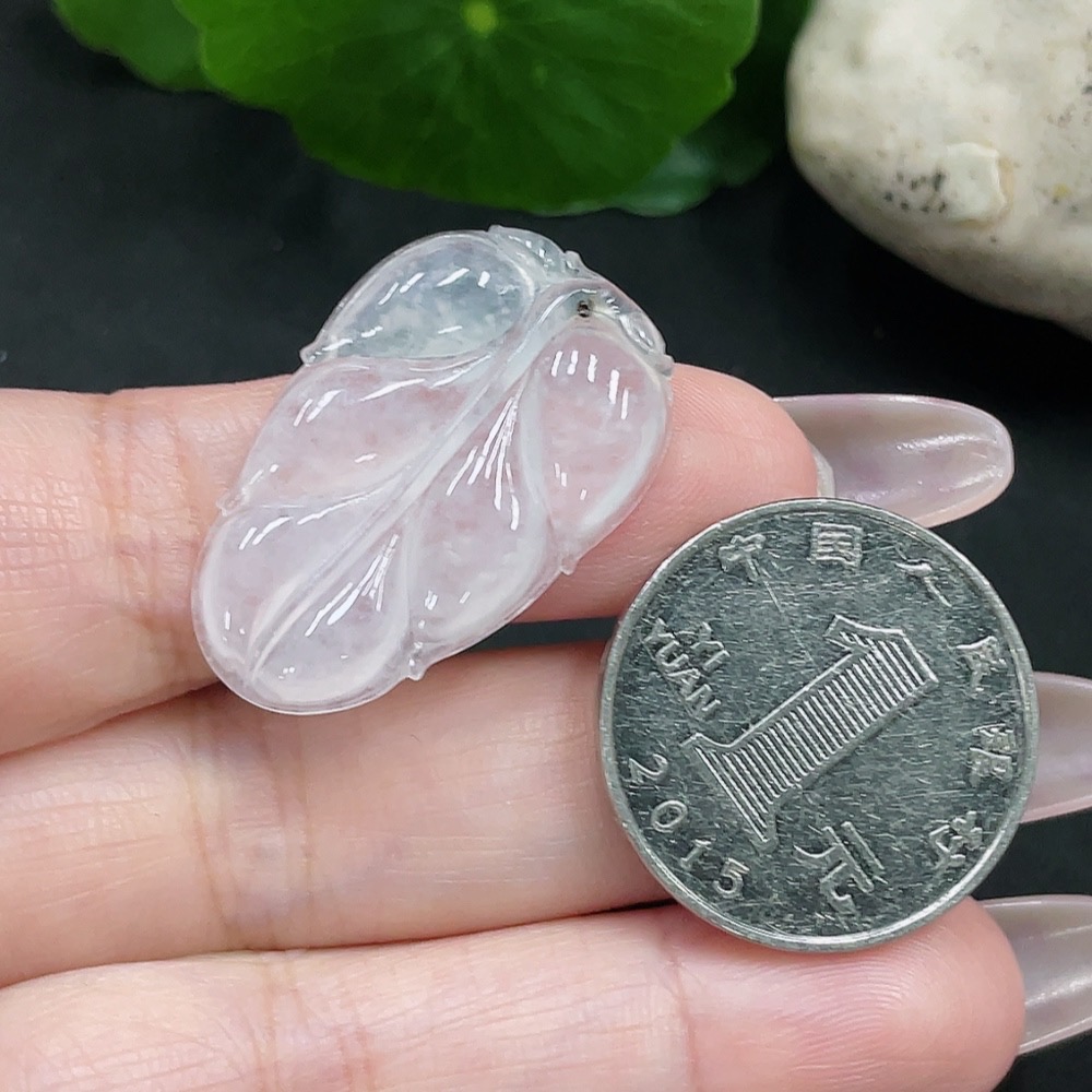 F35082455 Jadeite Leaf Pendant Total Weight Approx. 3.7g