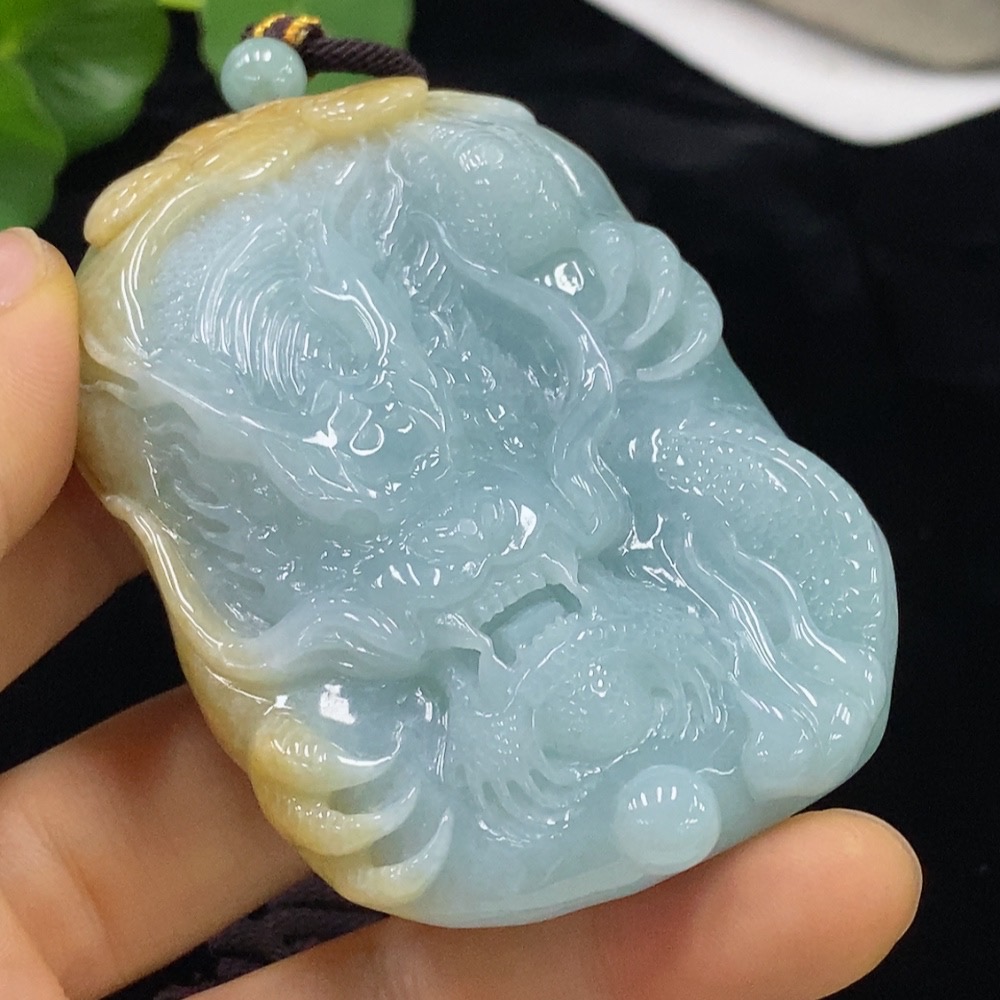 F34948973 Jadeite Dragon Pendant Total Weight Approx. 148.71g (Including Rope Weight) Yellow Part Color Origin Undetermined