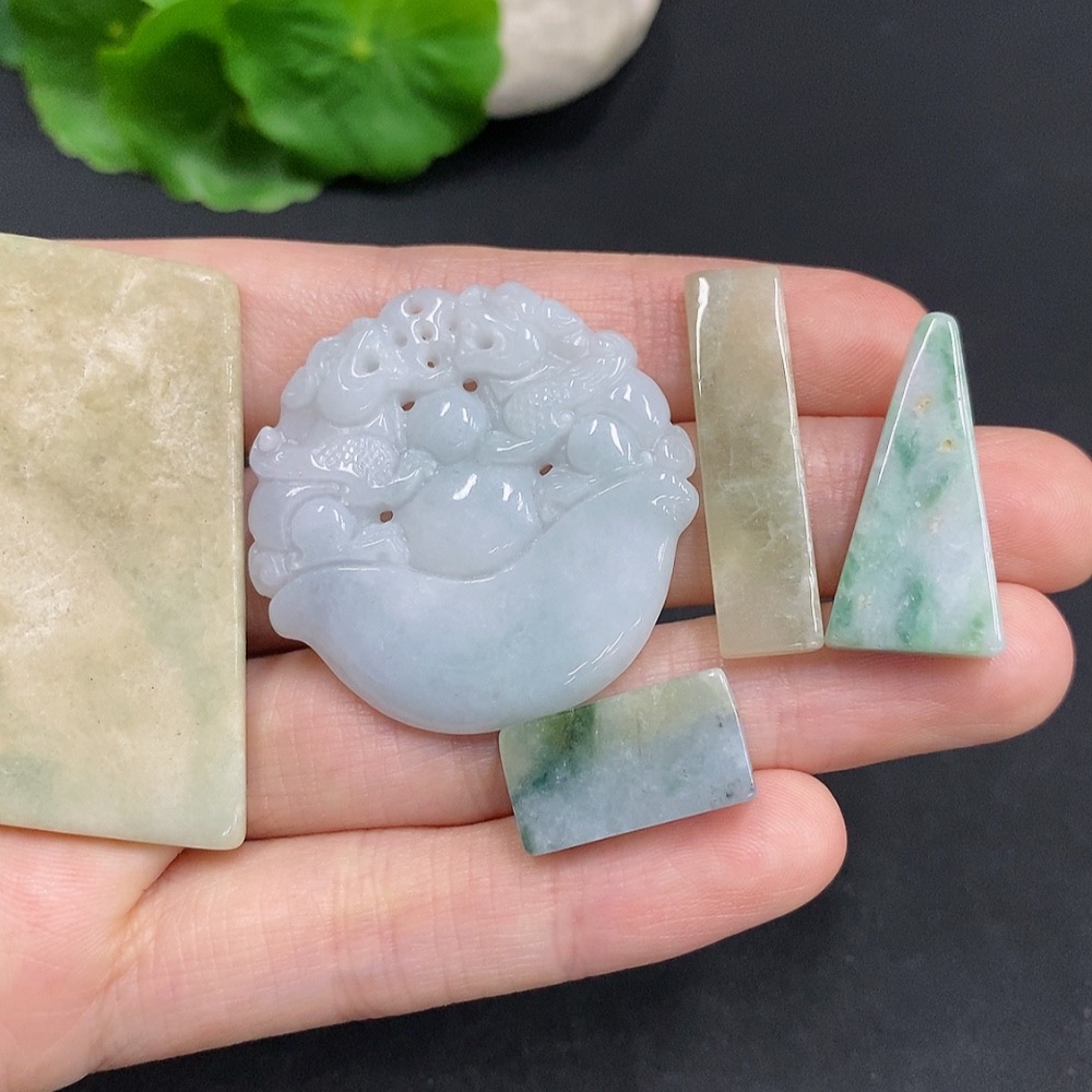 F32722676 Jadeite Pendants Sell as a Lot