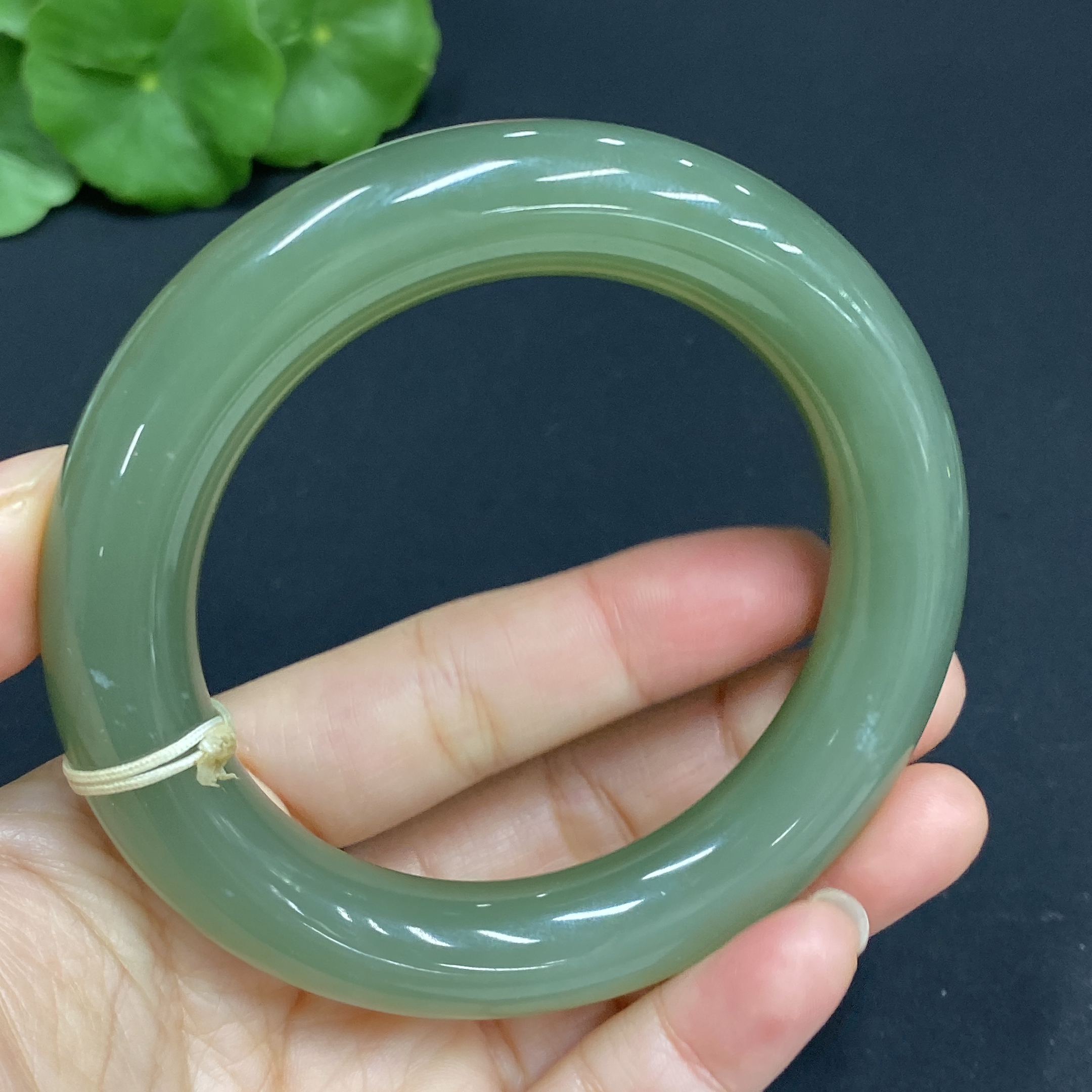 H27061502 Hetian Jade Round Bangle, Size 55.8, Total Weight Approx. 71.9g