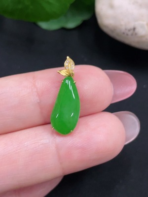 F34982852 Jadeite Inlaid Pendant 18K Gold Total Weight Approx. 1.1g (With Diamond Inlay)