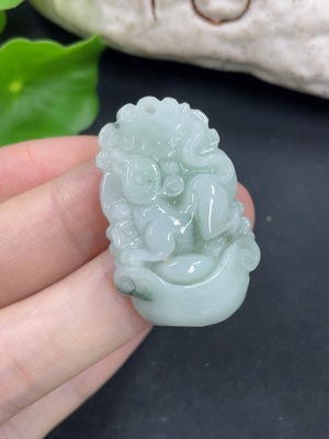 F42952376 翡翠鼠来宝挂件 货品总重约14.58克