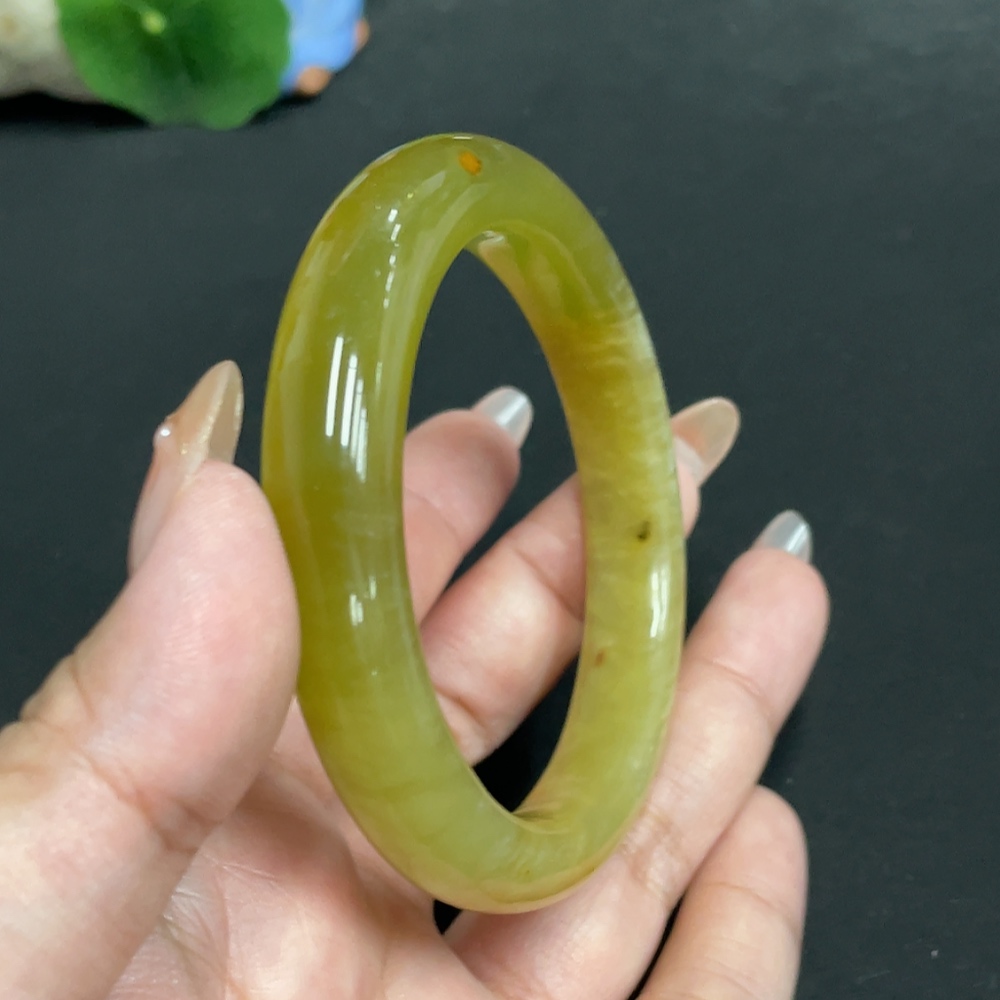 H32699674 Xiuyu (Serpentine Jade) Regular Bracelet