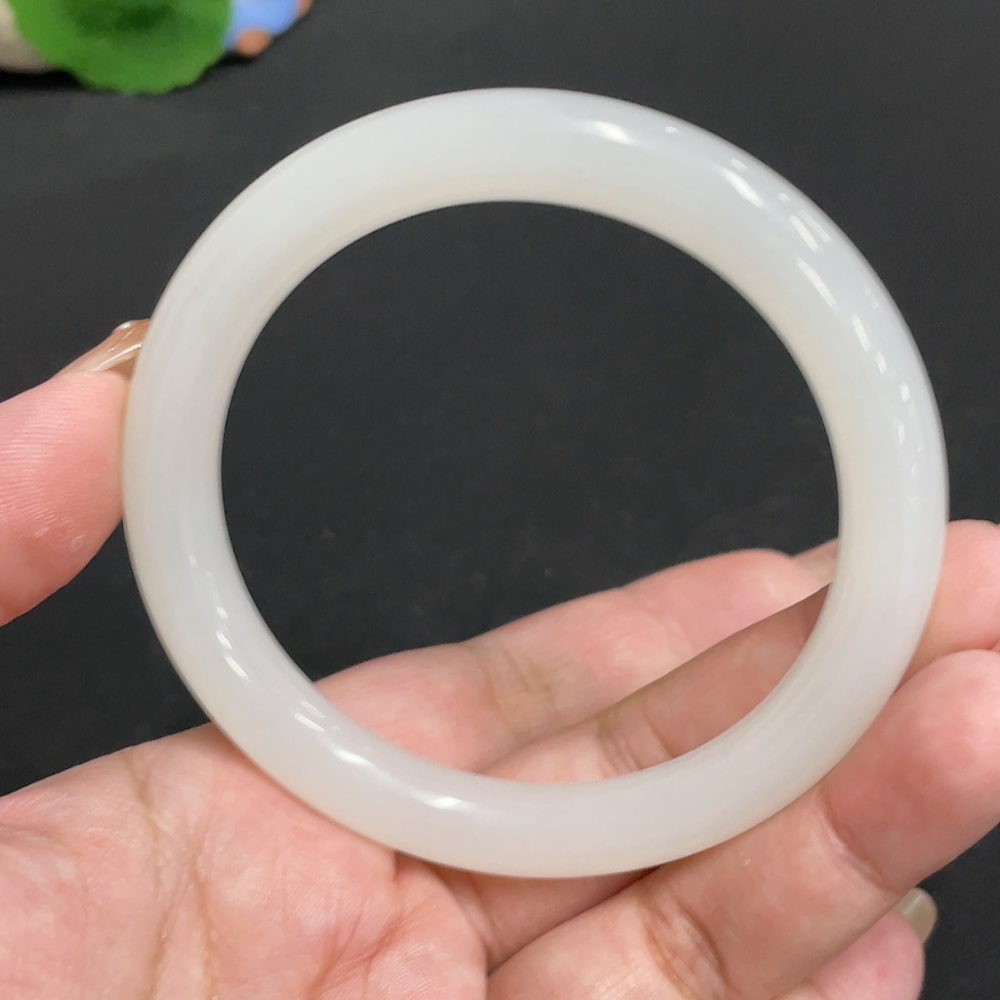 H32782192 Hetian Jade Round Bangle Size 59.2 Total Weight Approx. 42.8g