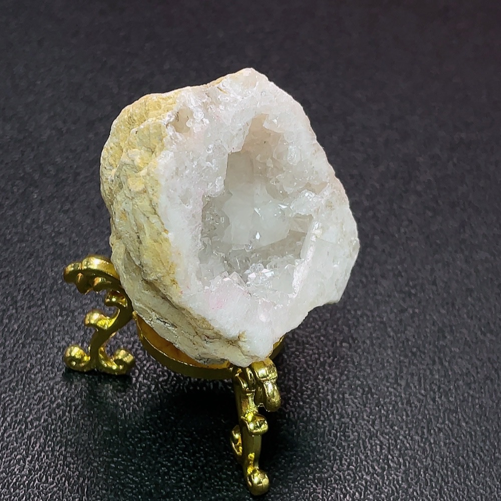 C34006386 Crystal Ornament, Non-Crystal Base, Total Weight Approx. 87.62g