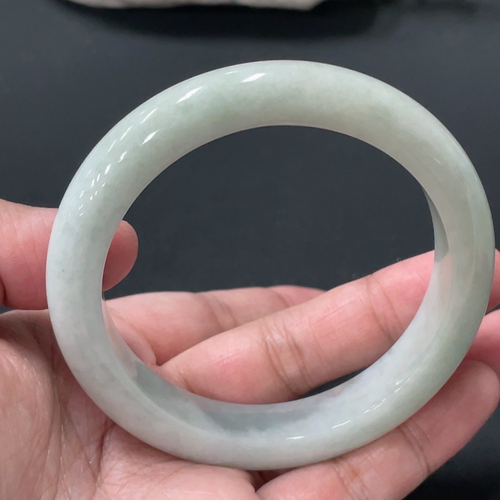 F28194955 Jadeite Circle Bracelet 58.7 Circle Size Gross Weight Approx. 64.27g