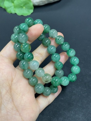 H41867939 非洲翠（独龙玉）手串    卡10/10mm左右    货品总重约50.1g