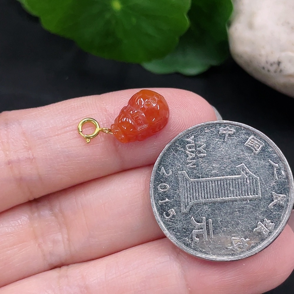 F34967191 Jadeite Pi Xiu Pendant with 18K Gold, Total Weight Approx. 1g (Color origin of yellow part undetermined)