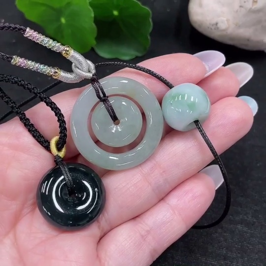 F33873101 Jadeite Pendants Sell as a Lot