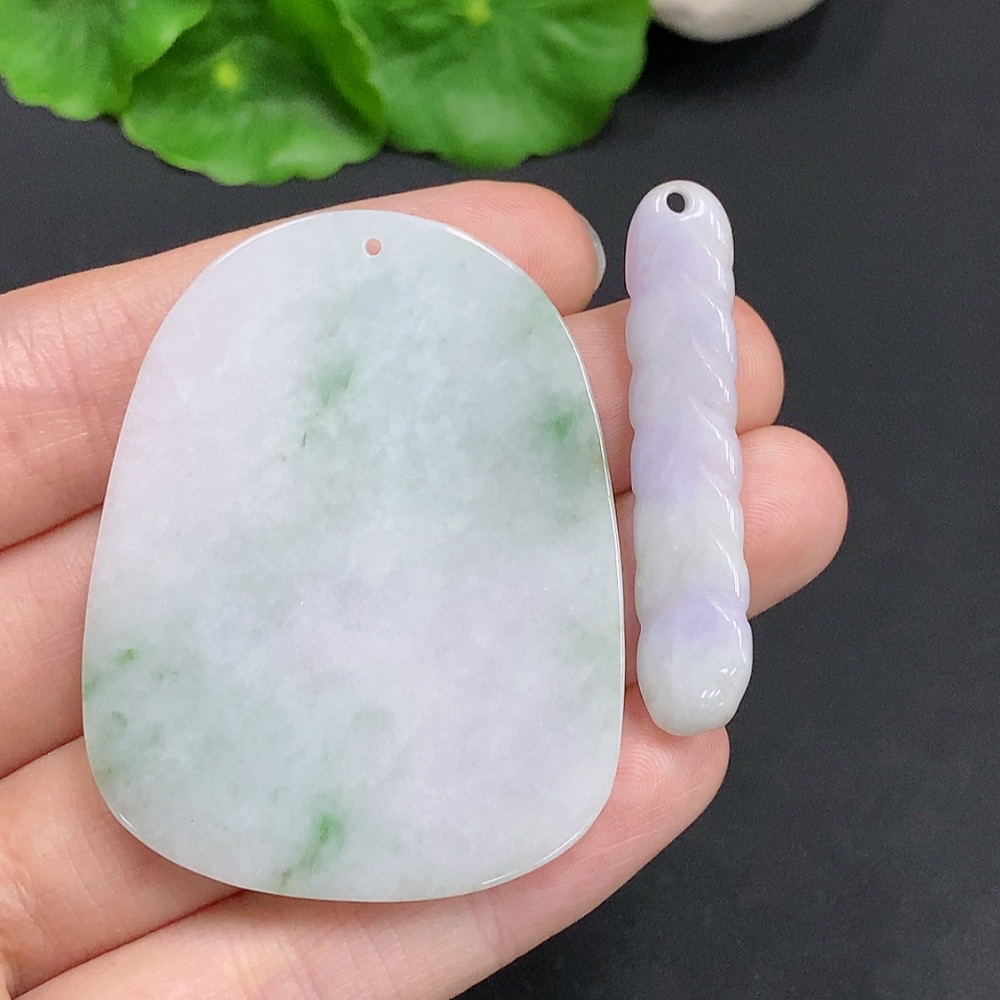 F29419363 JadeitePendant