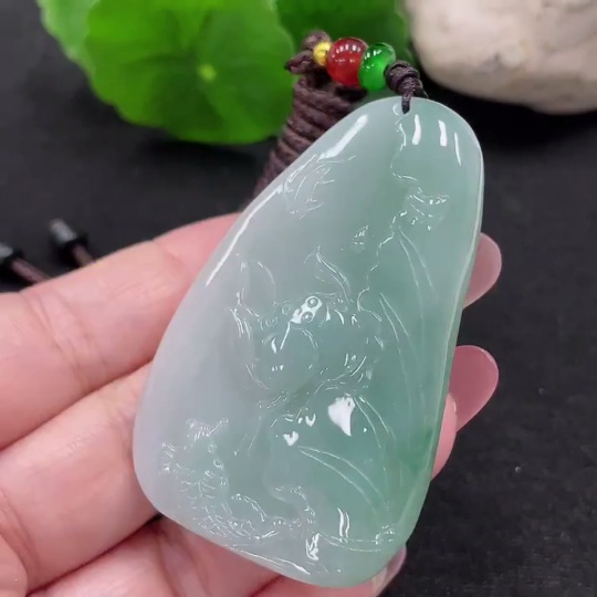 F32808582 JadeiteLotus Leaf Fish Pendant