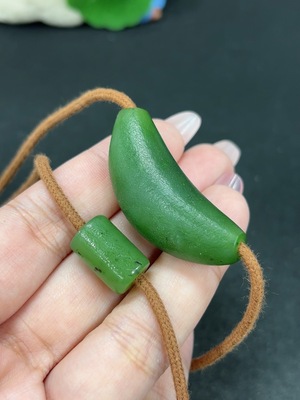 H46520739 和田玉碧玉挂件  货品总重约【含绳】23.7g