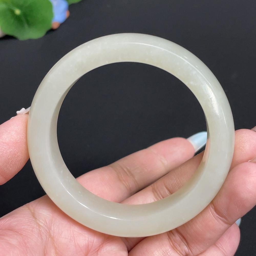 H31632631 Hetian Jade Round Bracelet (Size 57.2, Total Weight ~74.2g)