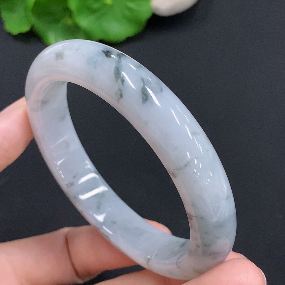 F30543391 Jadeite Regular Round Bangle