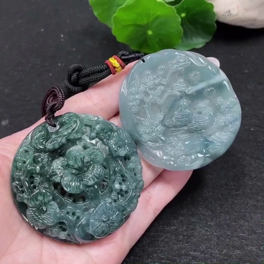 F33873089 Jadeite Pendant Sell as a Lot