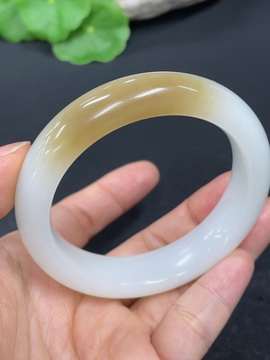 H40777472 和田玉正圈手镯   圈口51.7     货品总重约52.7g