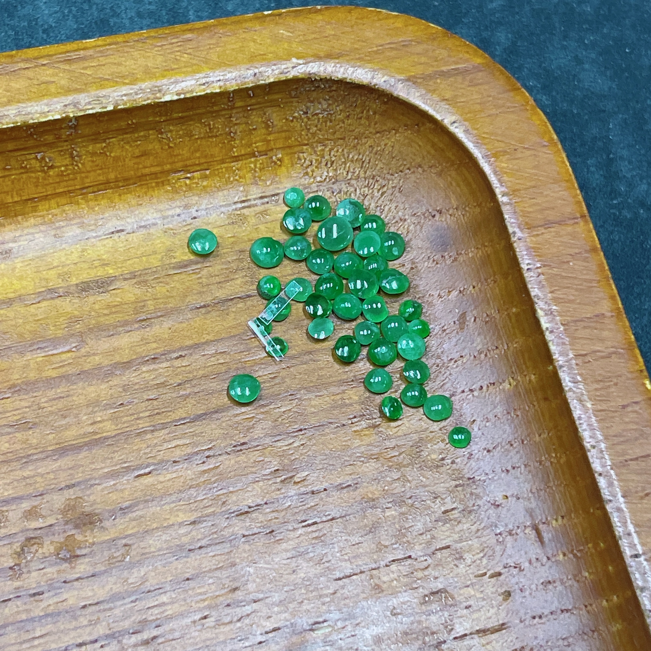 F35138611 Jadeite Cabochon 30+ Sell as a Lot Total Weight Approx. 0.7g (Incl. Small Bag Wt.)