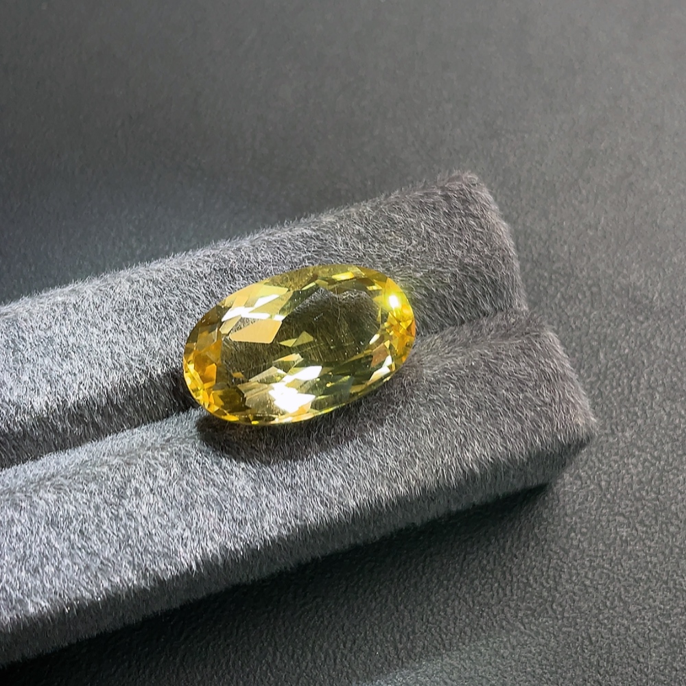 C22535912 Crystal Rough Stone Total Weight Approx. 21.94 Carats