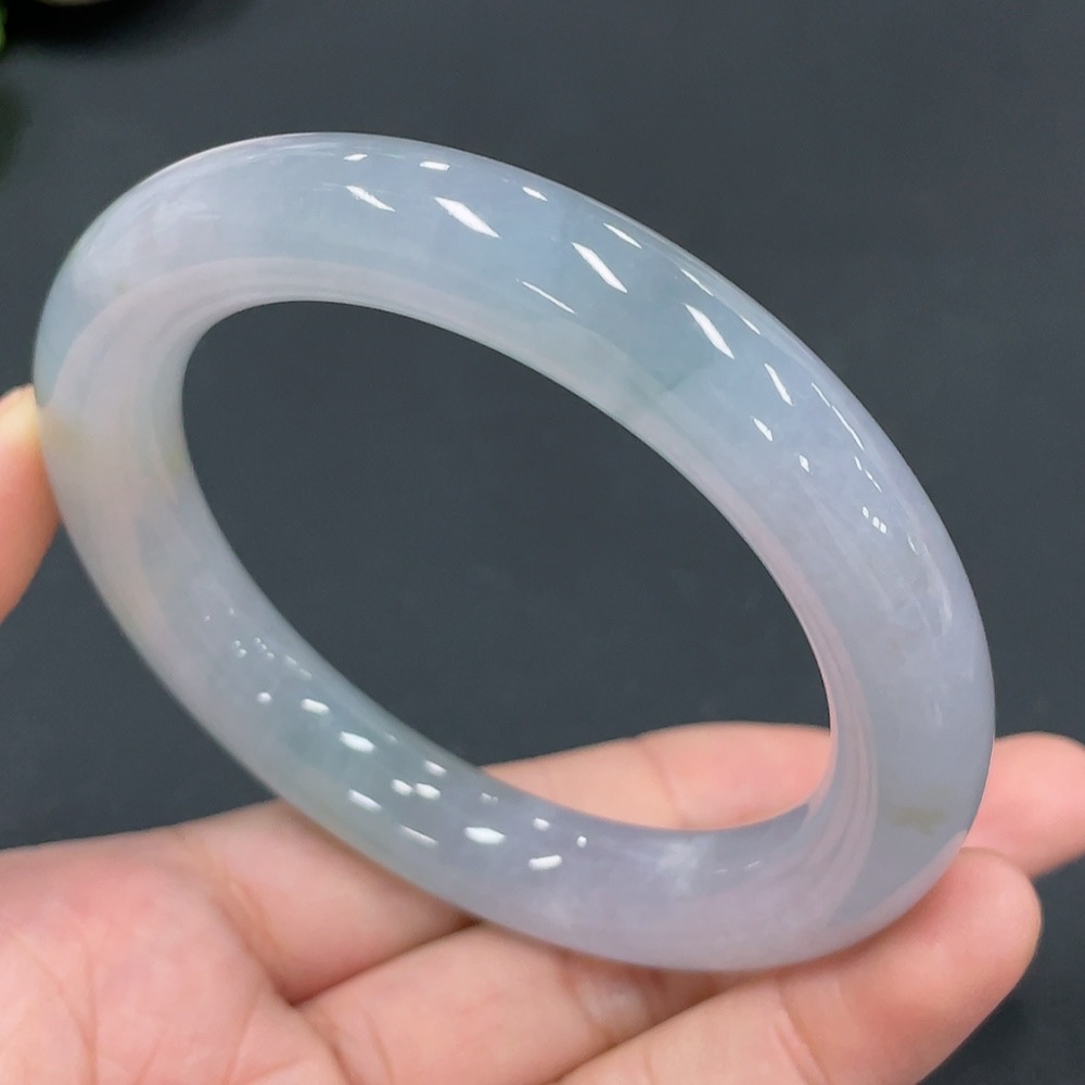 F23602497 Jadeite Round Bangle Size 56.7 Total Weight 69.273g