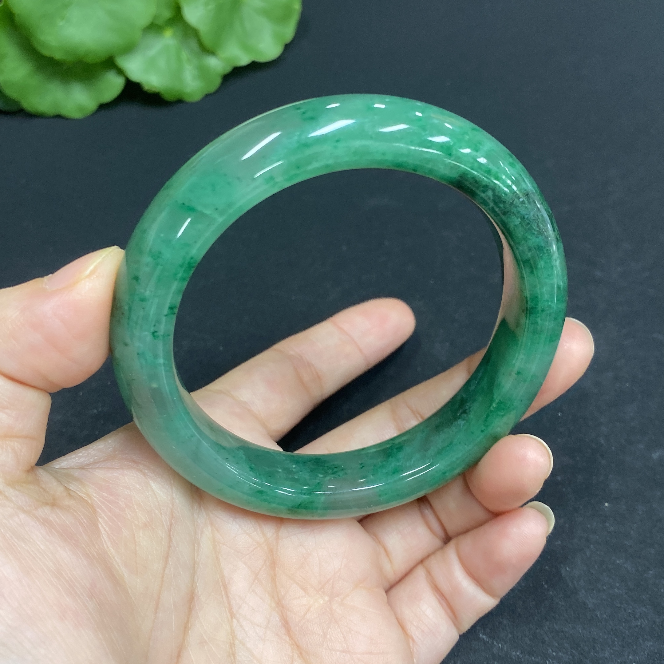 H33878949 African Emerald (Dulong Jade) Round Bracelet