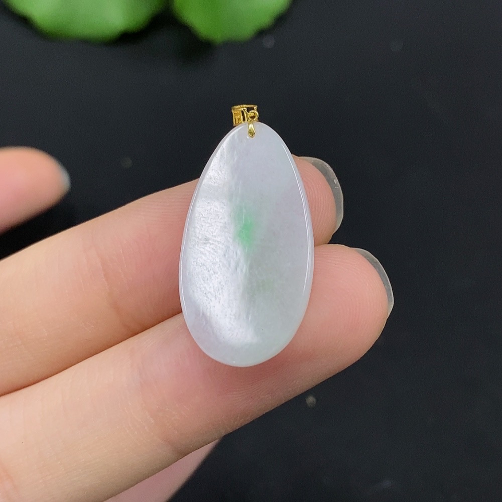 F28254421 Jadeite Pendant with 18K Gold Clasp Total Weight Approx. 1.65g