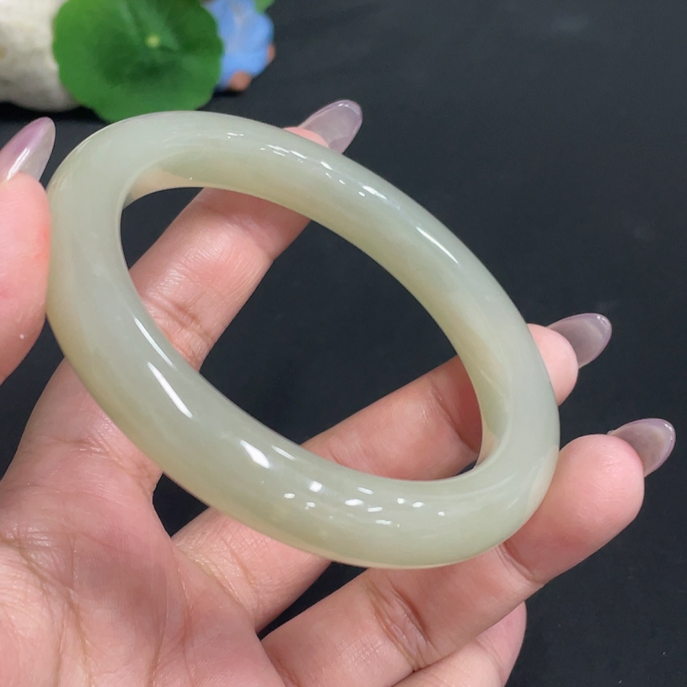 H33932295 Hetian Jade Round Bracelet Size 61.4 Total Weight Approx. 62.3g