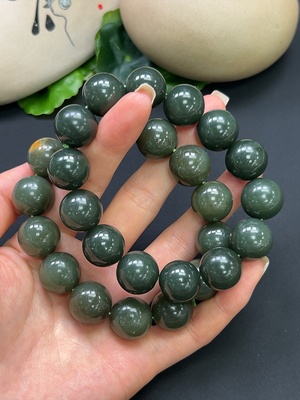 H46528742 和田玉手串 卡16mm 总重约182.92g