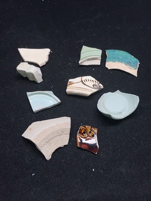 W25842679 High ancient colored glaze ceramic fragment (actual size prevails)