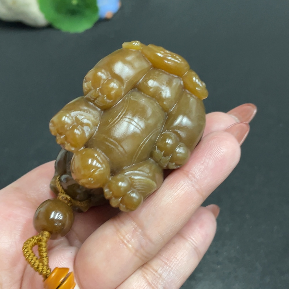 H34054198 Hetian Jade Handheld Ornament Auspicious Beast