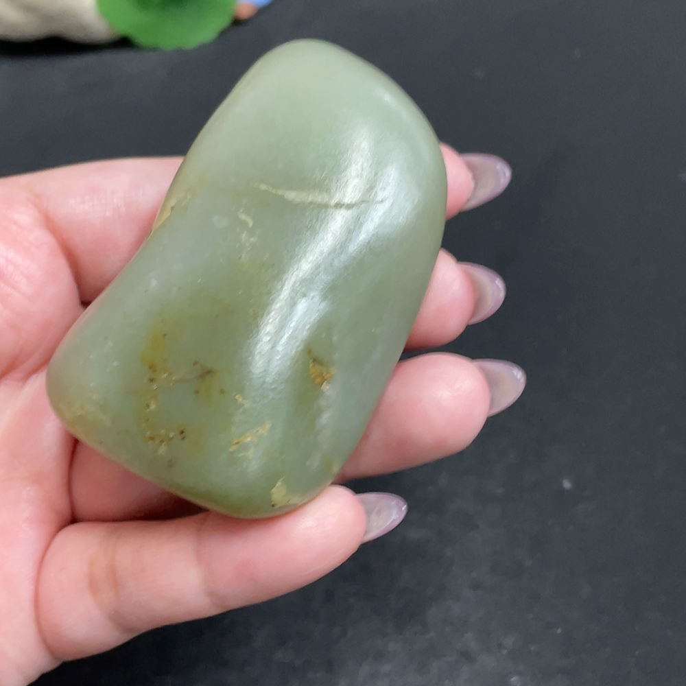H33863294 Hetian Jade with other mineral components, undetermined skin color origin, total weight approx. 152.4g