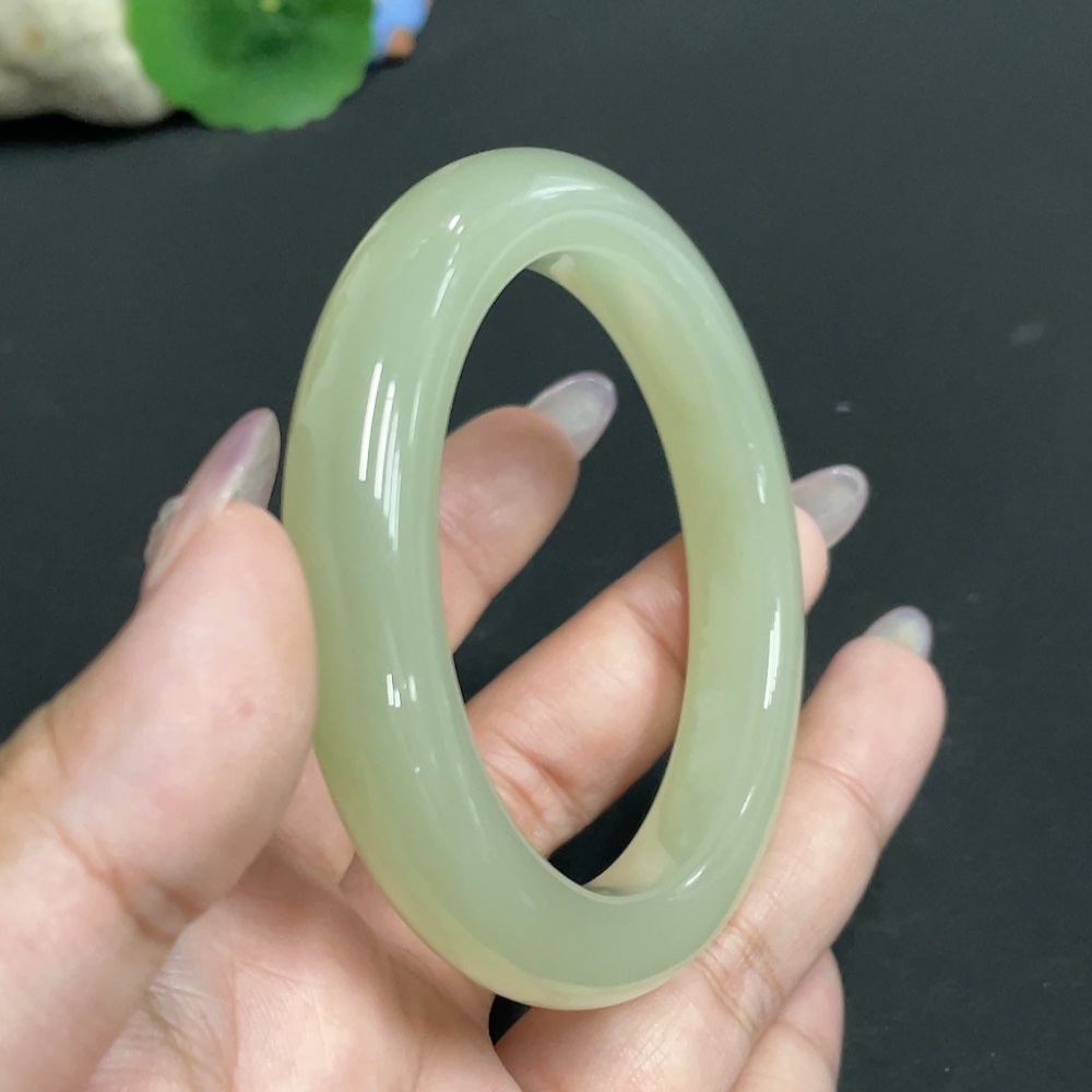 H33931257 Hetian Jade Round Bracelet Size 55.8 Total Weight Approx. 58.4g