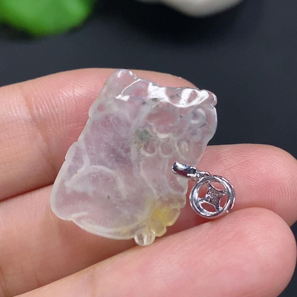 F30451005 jade pendant with 18K gold clasp, total weight approx. 3.2g (set with diamonds)