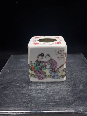W33937587 Porcelain, Mint Condition, Modern Painted Figural Covered Box, Size as per Actual Item