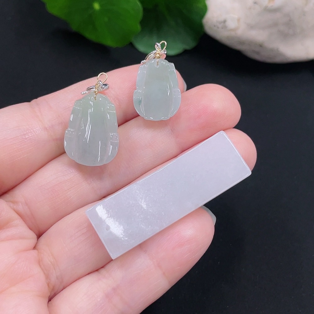 F30460621 Unset Jadeite Pendant