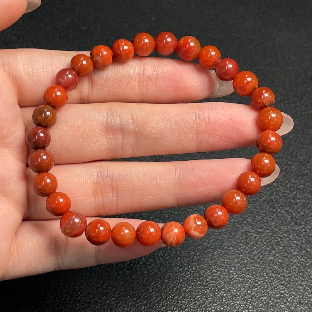 C31576250 South Red Agate Bracelet, Approx. 7mm, Total Weight Approx. 14.63g, Visible Organic Matter
