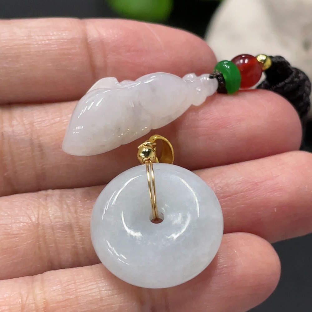 F35081683 Jadeite Pendant Sell as a Lot Non-Gold Beads Non-A