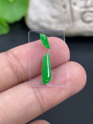 F42952409 翡翠戒面 货品总重约0.36g（含垫片）