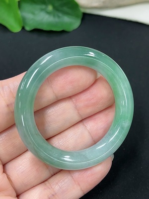 F46544979 翡翠平安环挂件 货品总重约21.6克